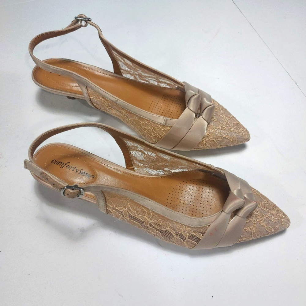 Comfortview Kitten Heels Shoes Size 10.5W Adjustable Straps.